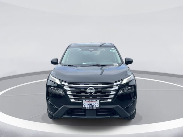 Used 2025 Nissan Rogue S FWD image 2