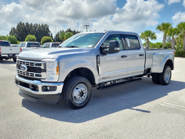 Certified 2024 Ford F350 XLT w/ 360-Degree Camera Package AWD/4WD image 3