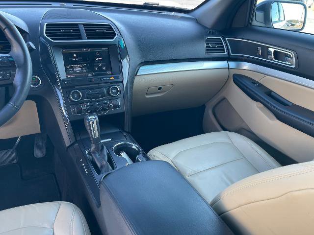 Certified 2016 Ford Explorer XLT w/ Equipment Group 202A image 20