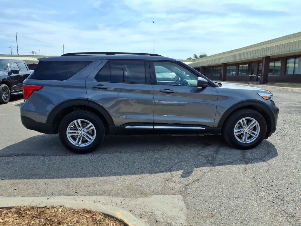 Certified 2023 Ford Explorer XLT w/ Equipment Group 202A AWD/4WD image 6