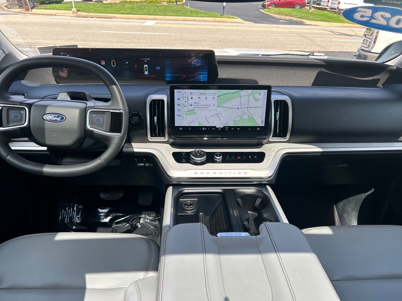 Certified 2025 Ford Expedition Active AWD/4WD image 6