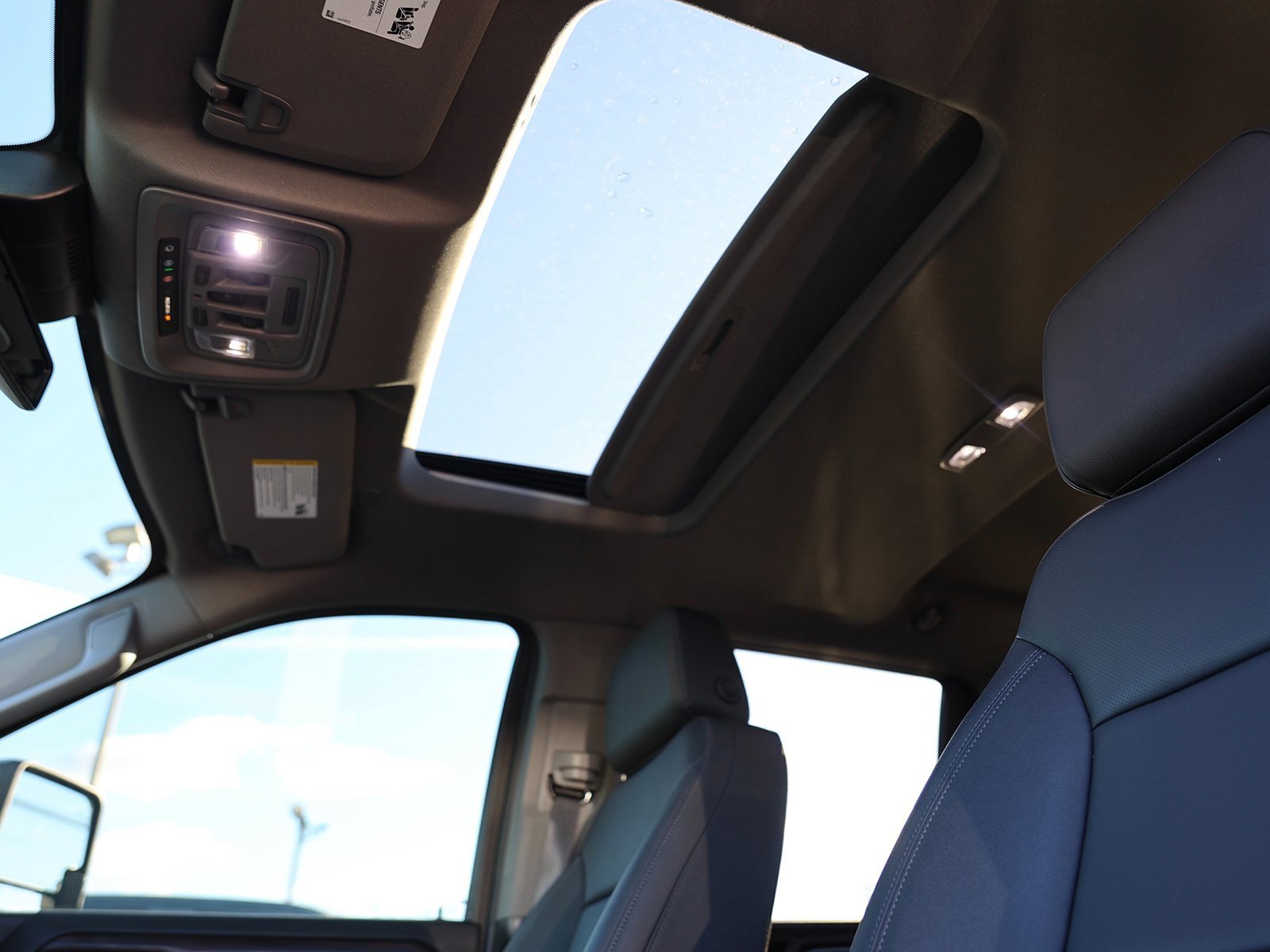 Used 2025 GMC Sierra 2500 SLT w/ SLT Premium Package image 22