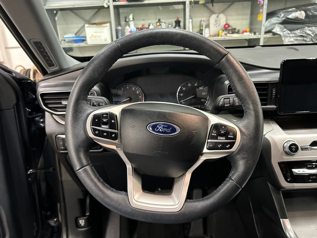Certified 2023 Ford Explorer XLT w/ Equipment Group 202A AWD/4WD image 16