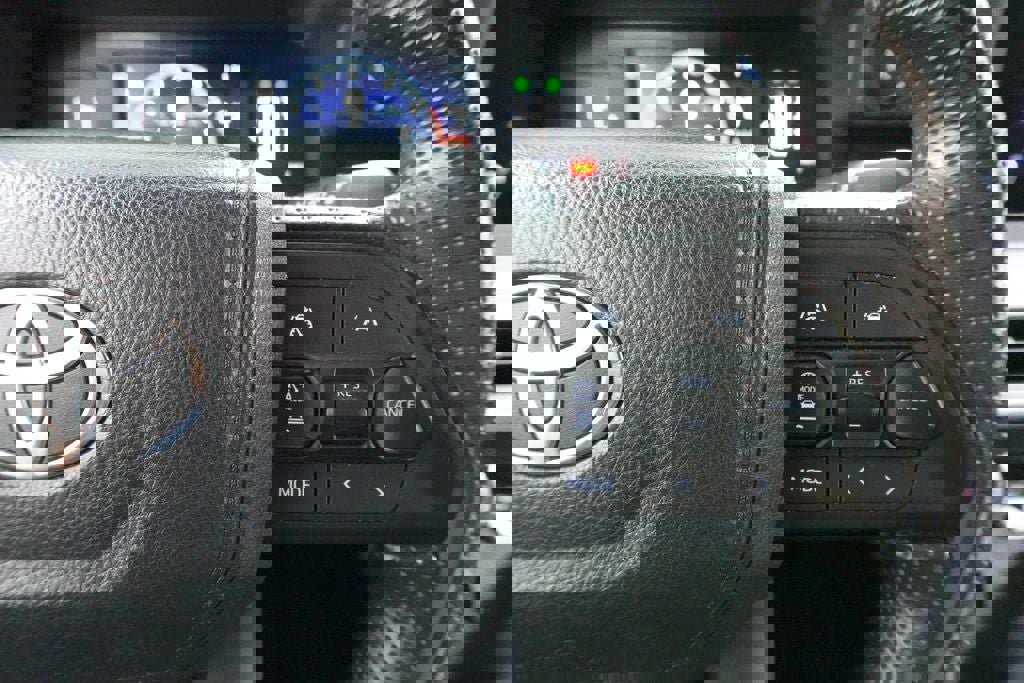 Used 2024 Toyota Tacoma SR5 AWD/4WD image 12