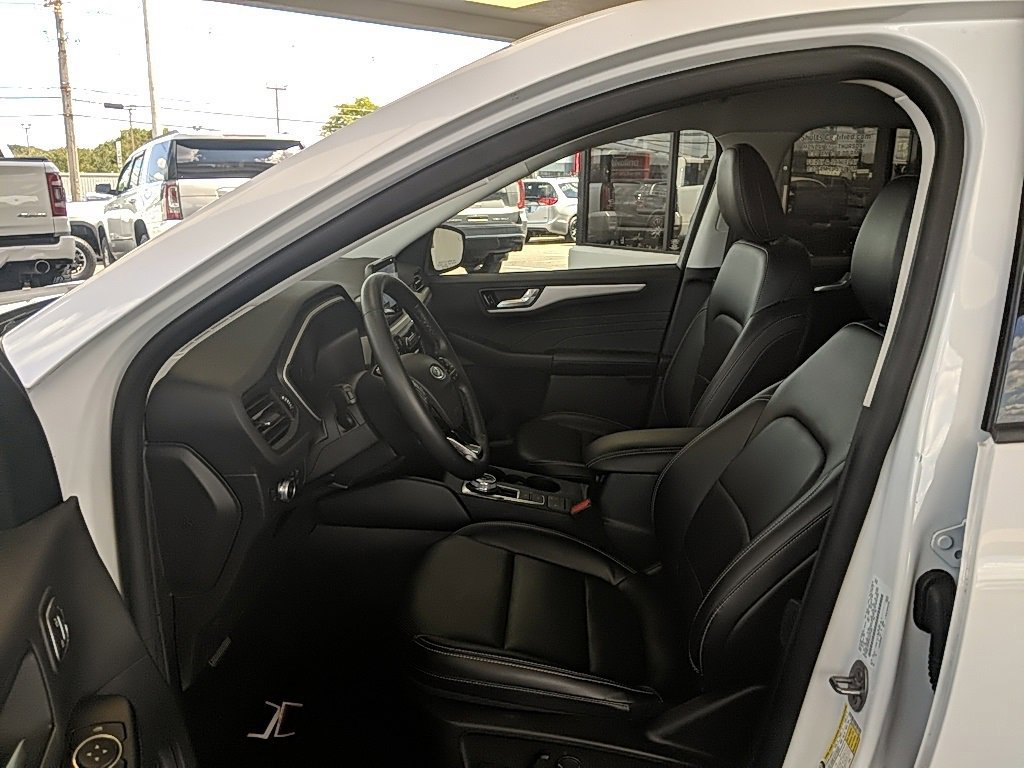 Certified 2022 Ford Escape SEL w/ Technology Package image 9