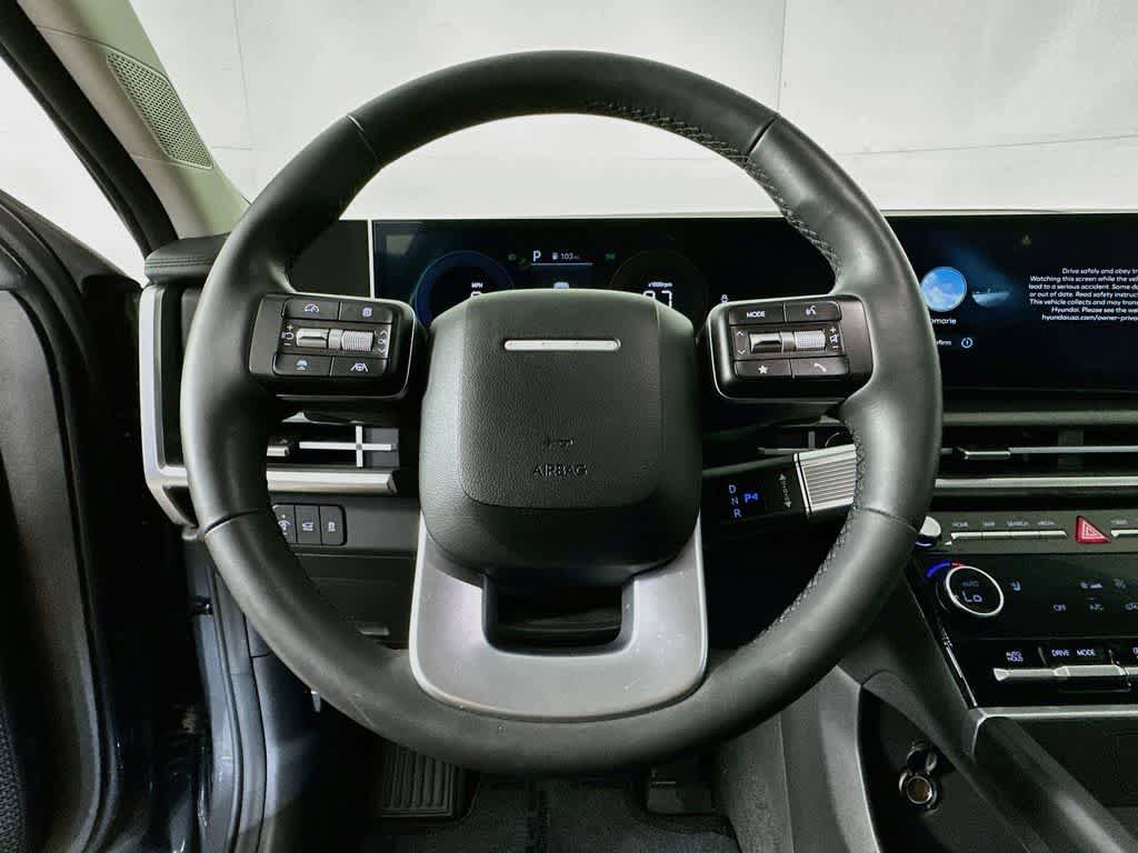 Used 2025 Hyundai Santa Fe SEL FWD image 15