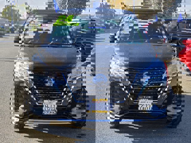 Used 2024 Nissan Kicks S image 2