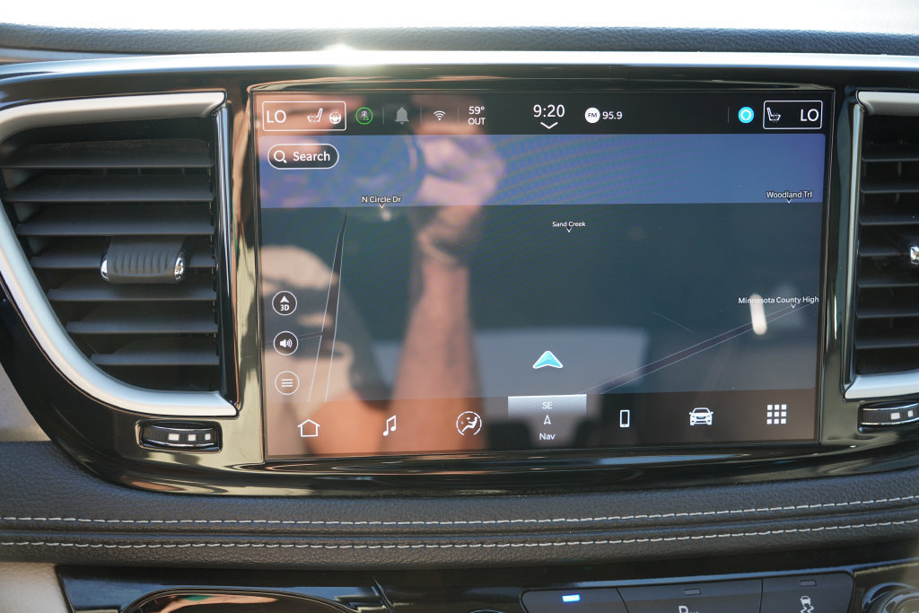 Used 2024 Chrysler Pacifica Limited FWD image 29