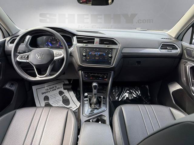 Used 2023 Volkswagen Tiguan SE FWD image 3