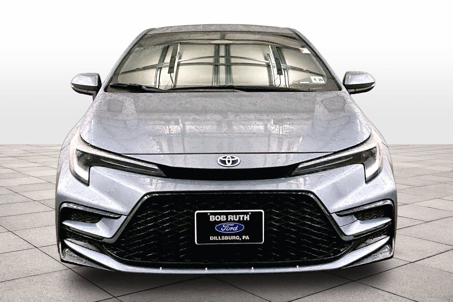 Used 2024 Toyota Corolla SE image 3