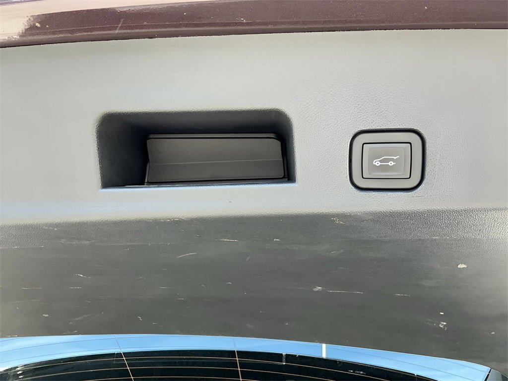 Used 2025 GMC Acadia Elevation image 22