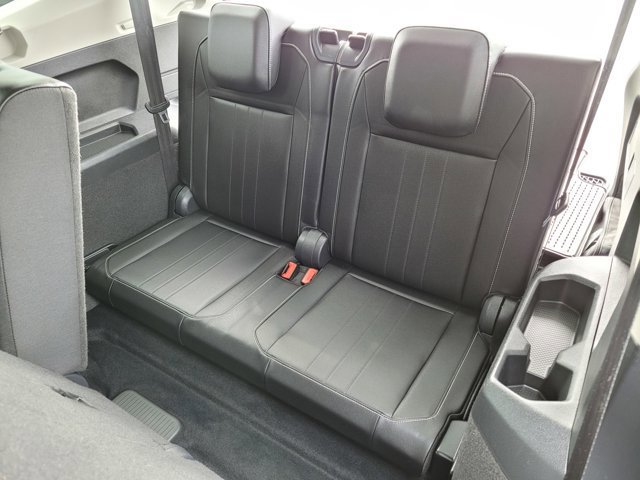 Used 2022 Volkswagen Tiguan SE image 12