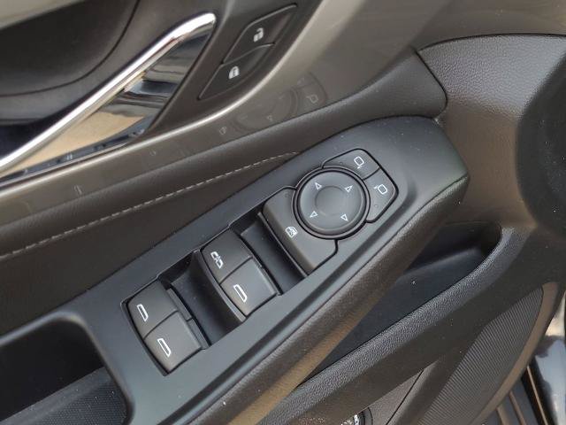 Used 2023 Chevrolet Traverse LT FWD image 22