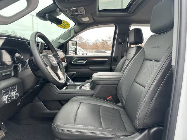 Used 2025 GMC Sierra 3500 Denali w/ Denali Reserve Package image 27