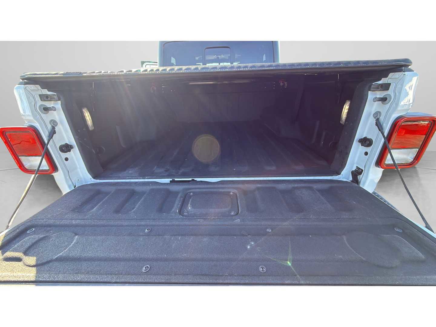 Used 2021 Jeep Gladiator Sport image 17