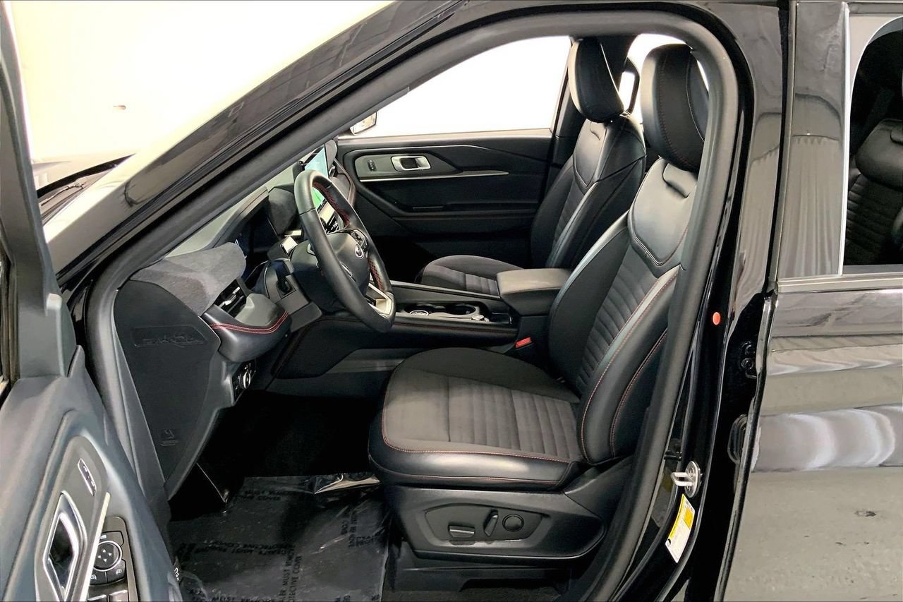 Certified 2025 Ford Explorer ST-Line AWD/4WD image 18