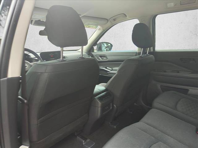 Used 2024 Nissan Pathfinder SV w/ Black Appearance Package AWD/4WD image 13