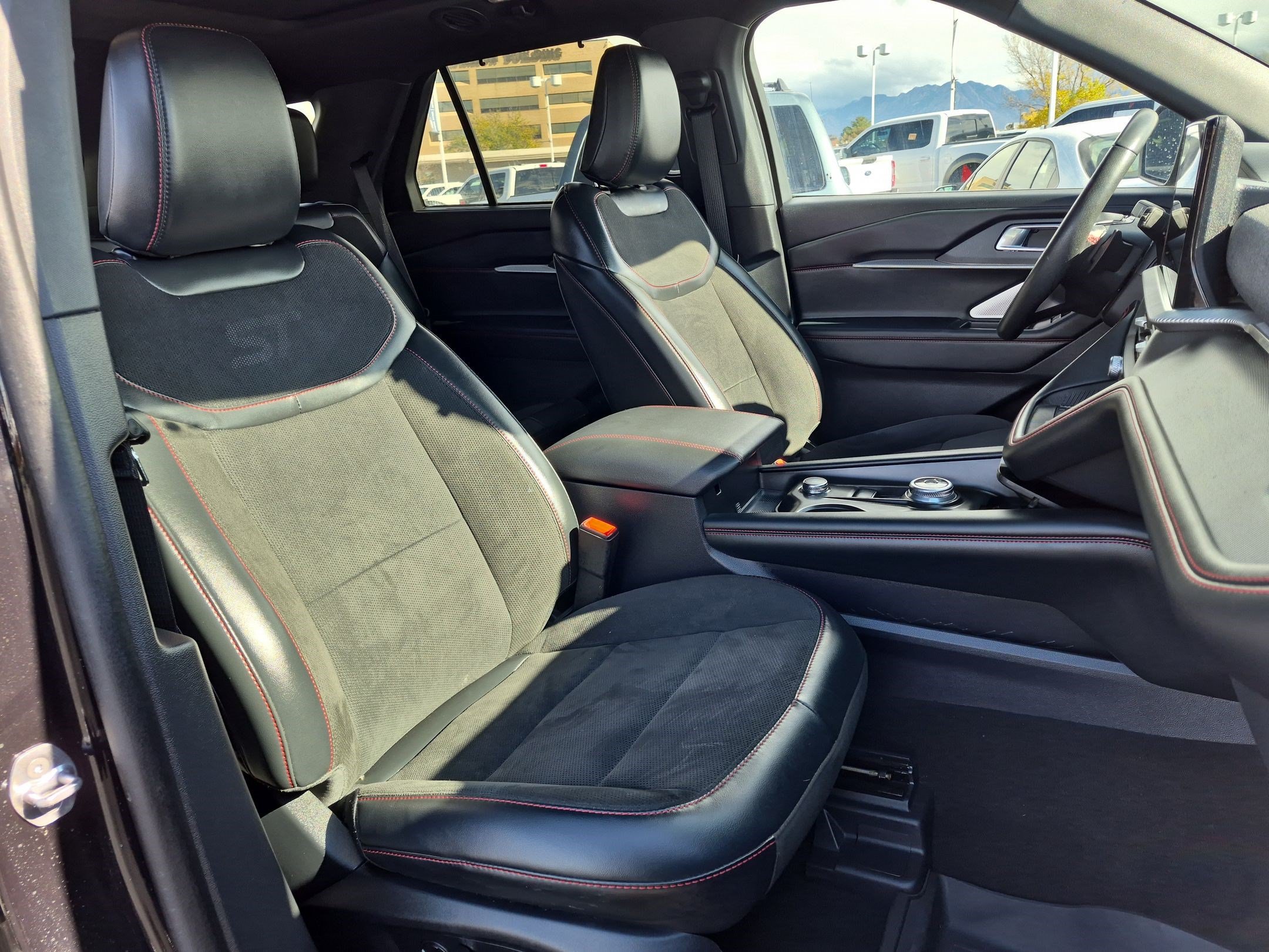 Certified 2025 Ford Explorer ST AWD/4WD image 34