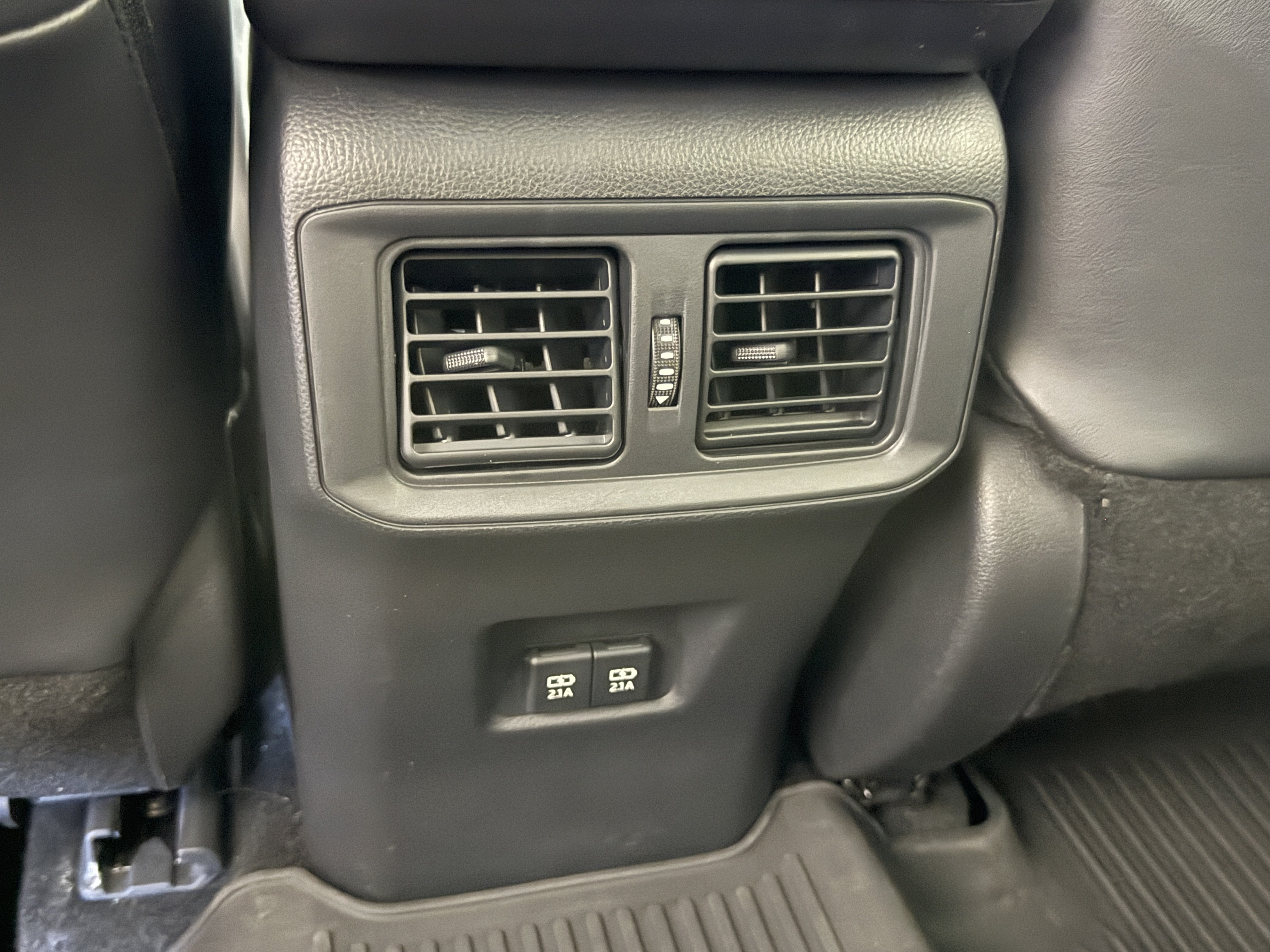 Used 2021 Toyota RAV4 XLE Premium FWD image 13