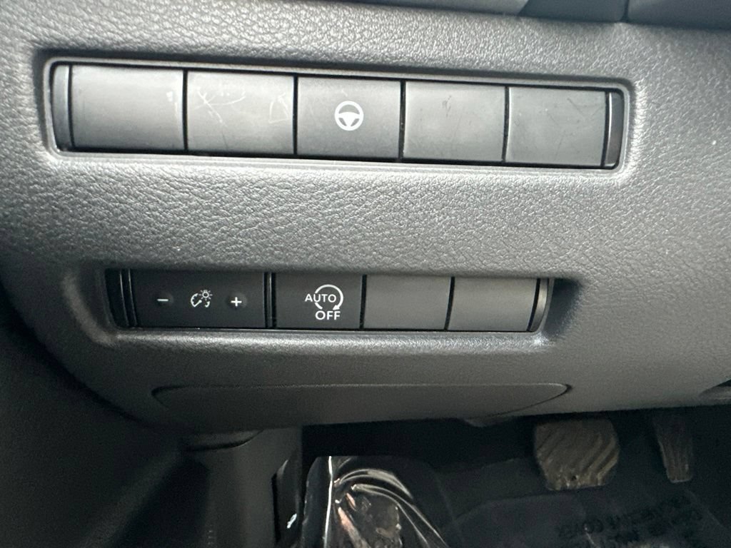 Used 2023 Nissan Rogue SV AWD/4WD image 38