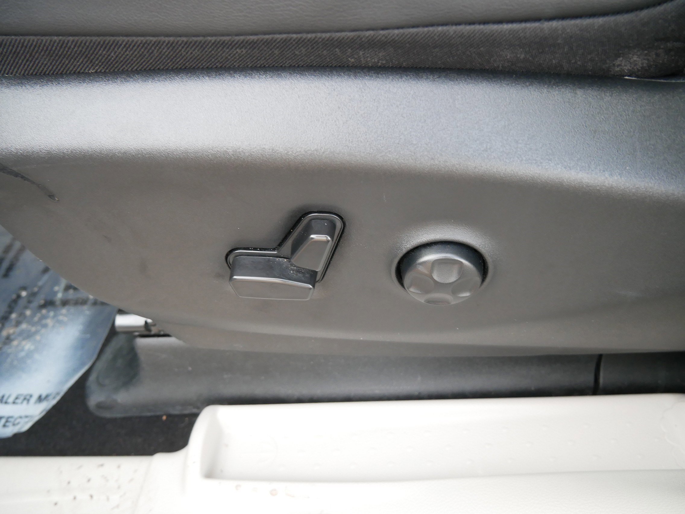 Used 2024 Chrysler Pacifica Touring-L image 19