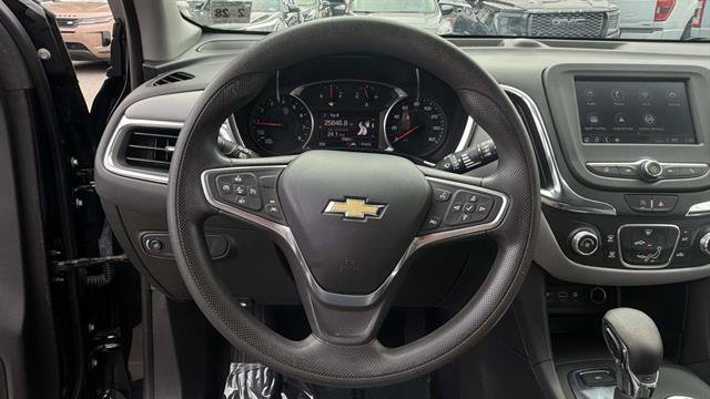 Used 2023 Chevrolet Equinox LS w/ LS Convenience Package AWD/4WD image 18