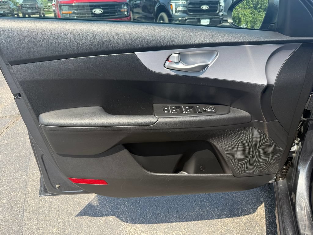 Used 2024 Kia Forte LXS w/ LXS Technology Package FWD image 18
