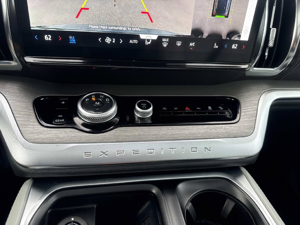 Certified 2025 Ford Expedition Platinum w/ Driver's Package AWD/4WD image 26