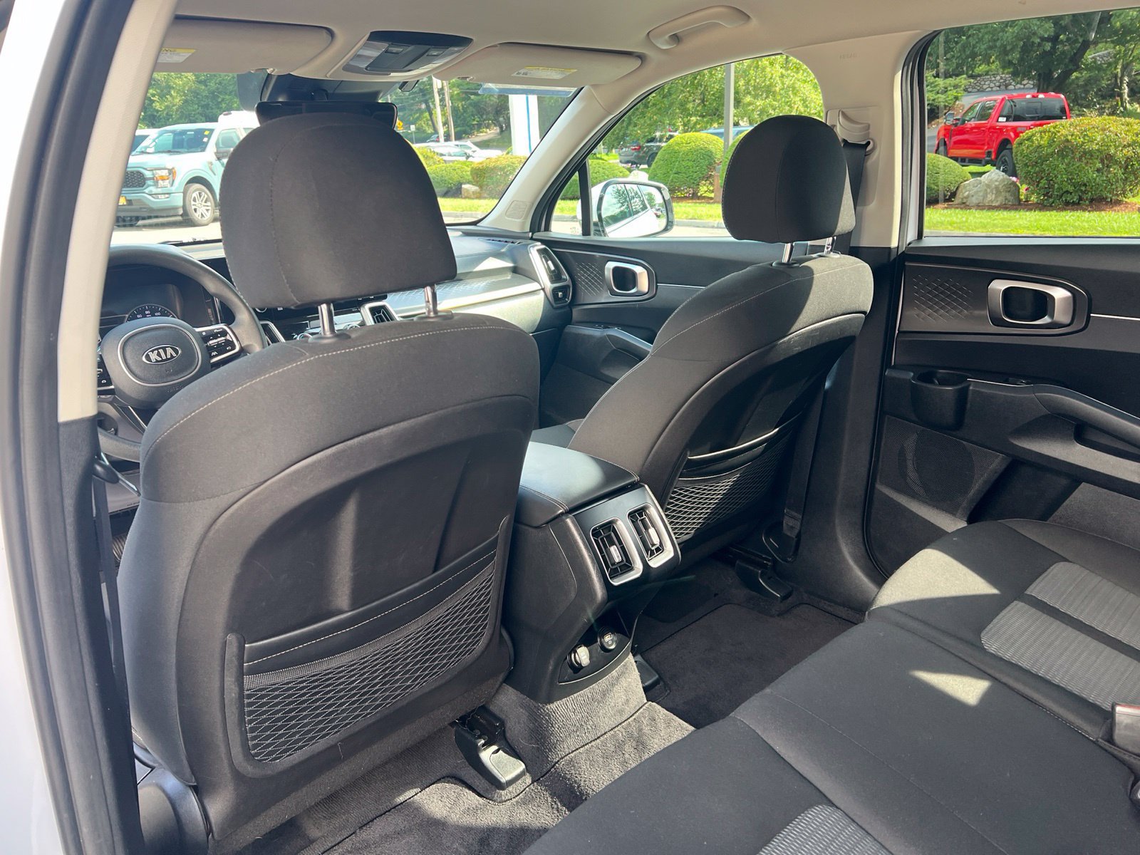 Used 2021 Kia Sorento LX AWD/4WD image 18