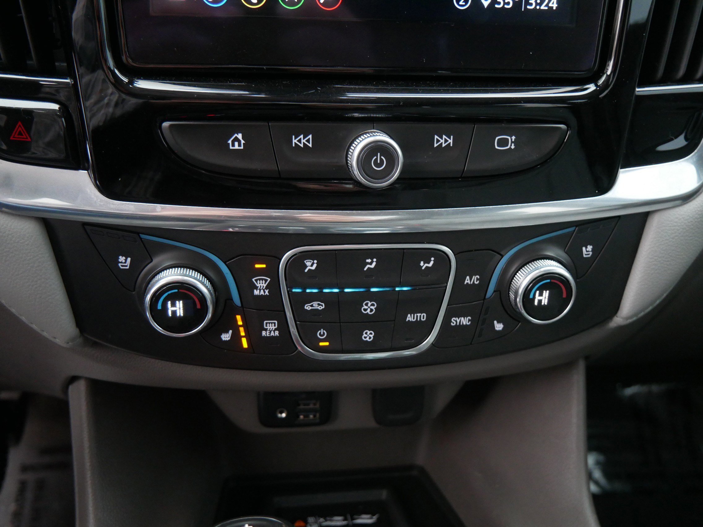 Used 2020 Chevrolet Traverse Premier image 23