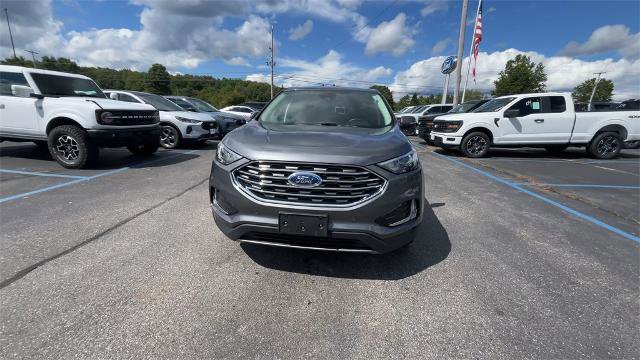 Certified 2024 Ford Edge Titanium image 9