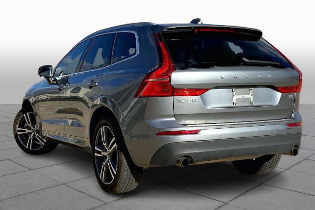 Used 2021 Volvo XC60 T5 Momentum w/ Premium Package image 2