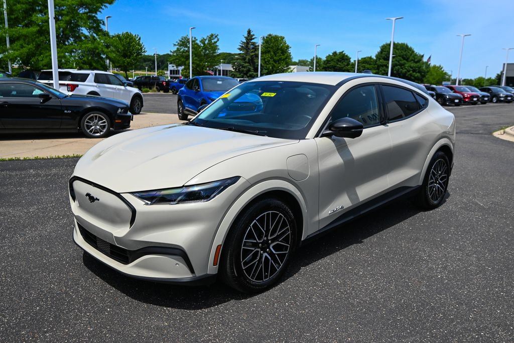 Certified 2025 Ford Mustang Mach-E Premium AWD/4WD image 9