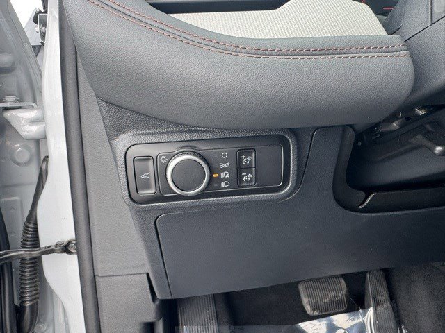 Certified 2025 Ford Explorer Active image 15