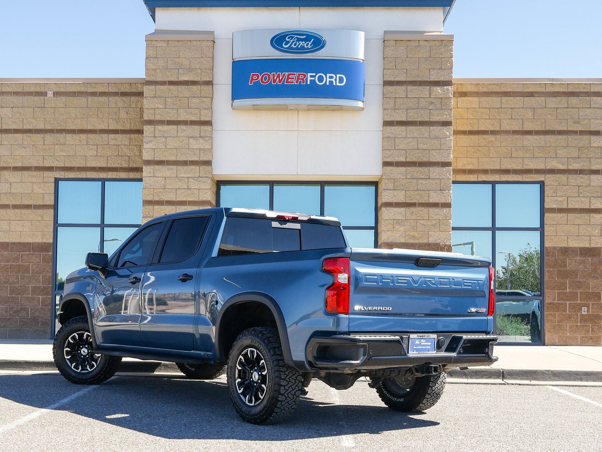 Used 2024 Chevrolet Silverado 1500 ZR2 w/ Technology Package AWD/4WD image 8