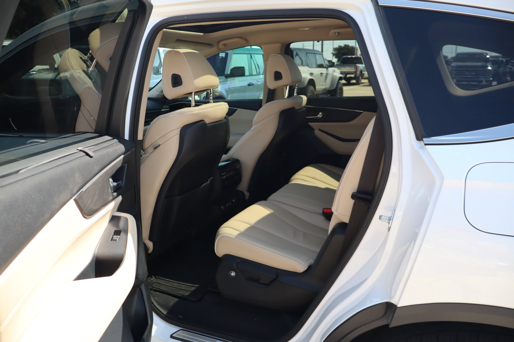 Used 2023 Acura MDX w/ Advance Package AWD/4WD image 27