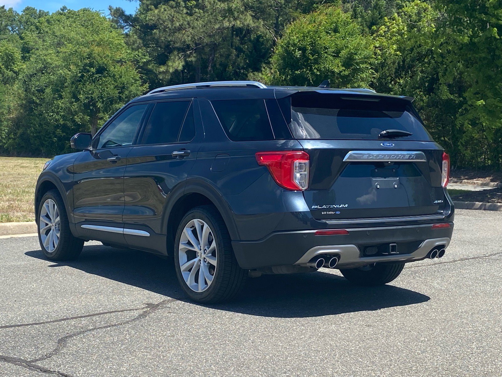 Certified 2023 Ford Explorer Platinum w/ Class IV Trailer Tow Package AWD/4WD image 4