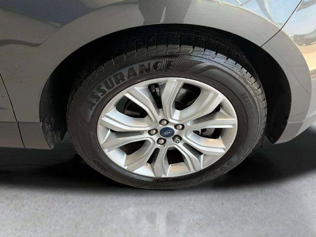 Certified 2019 Ford Edge Titanium w/ Cold Weather Package AWD/4WD image 32