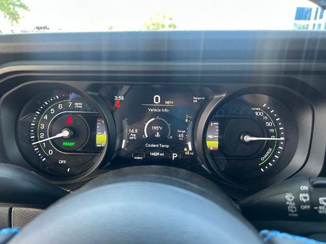 Used 2025 Jeep Wrangler Unlimited Rubicon 4xe w/ Convenience Group AWD/4WD image 18