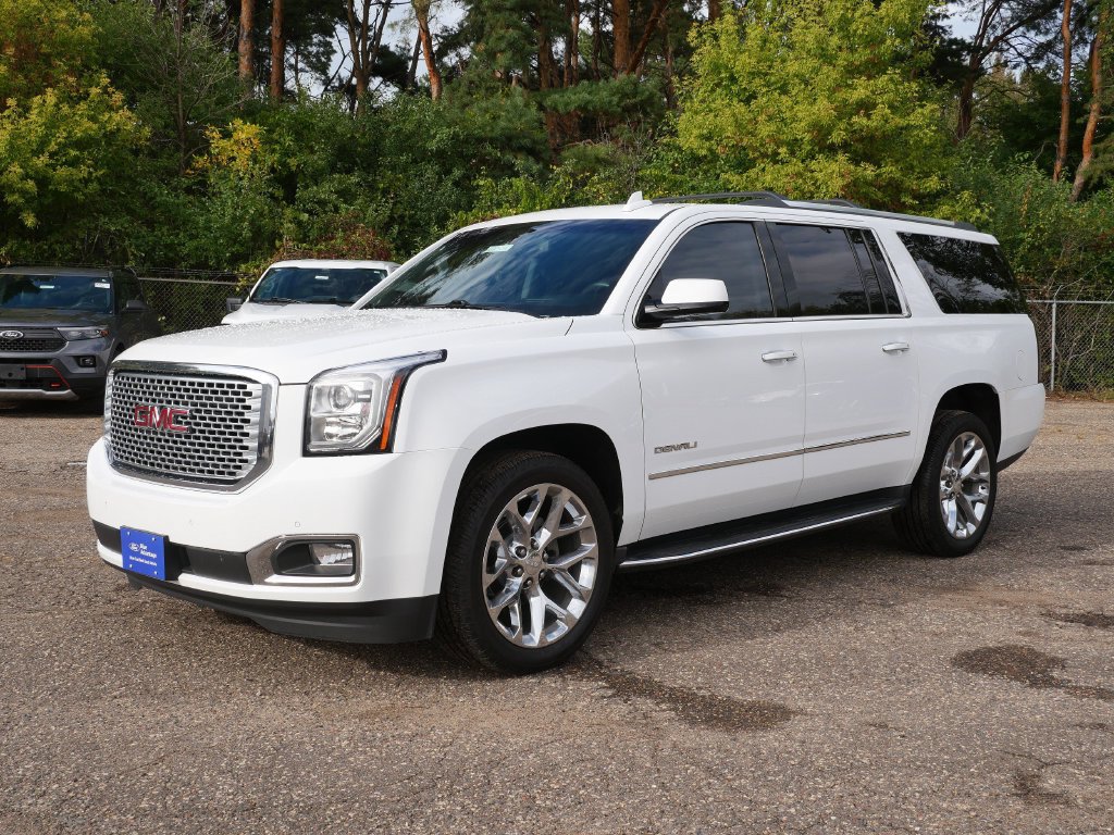 Used 2017 GMC Yukon XL Denali w/ Open Road Package AWD/4WD image 2
