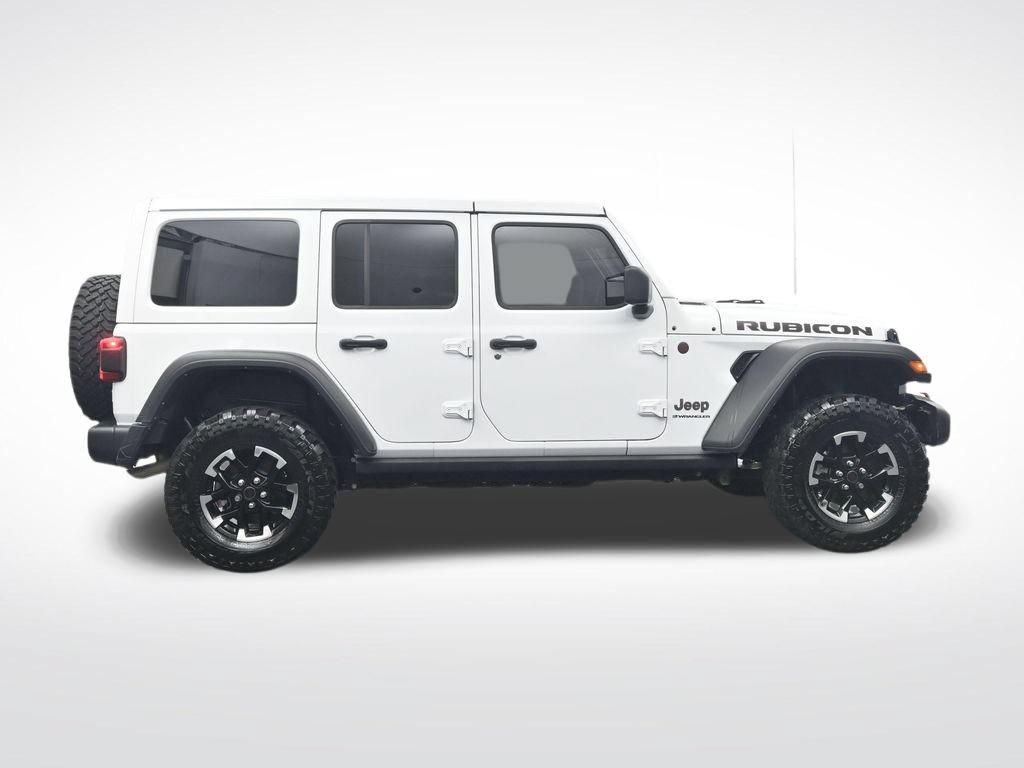 Used 2025 Jeep Wrangler Unlimited Rubicon w/ Convenience Group AWD/4WD image 4