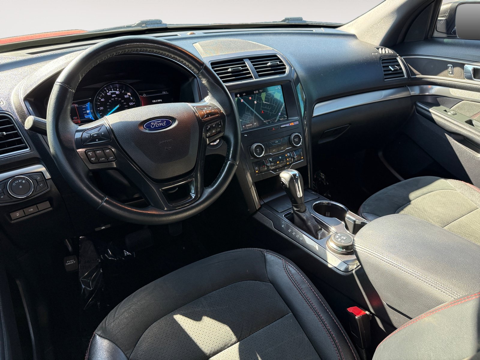 Certified 2019 Ford Explorer XLT w/ Equipment Group 202A AWD/4WD image 15