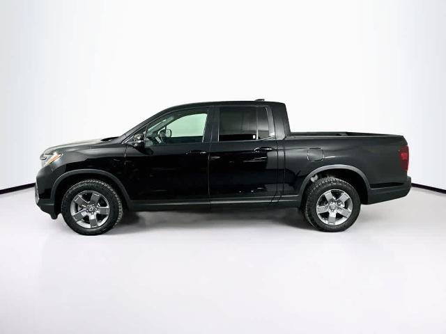 Used 2025 Honda Ridgeline TrailSport image 3
