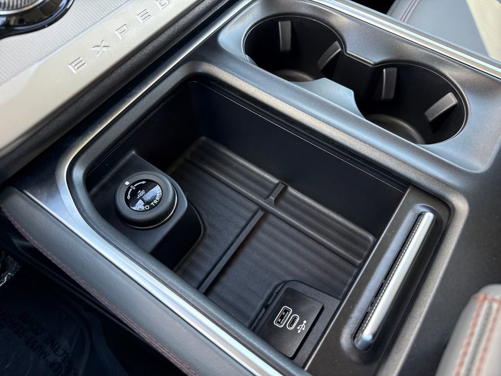 Certified 2025 Ford Expedition Active image 23
