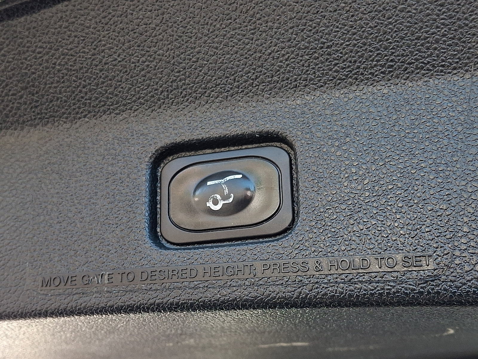 Certified 2018 Ford Explorer Platinum AWD/4WD image 33