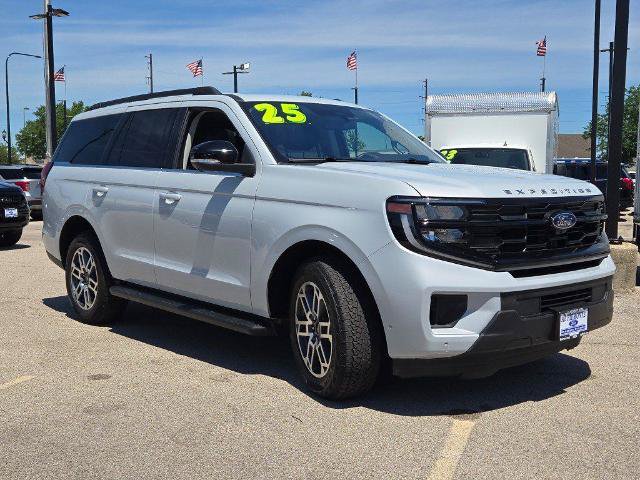 Certified 2025 Ford Expedition Active AWD/4WD image 5