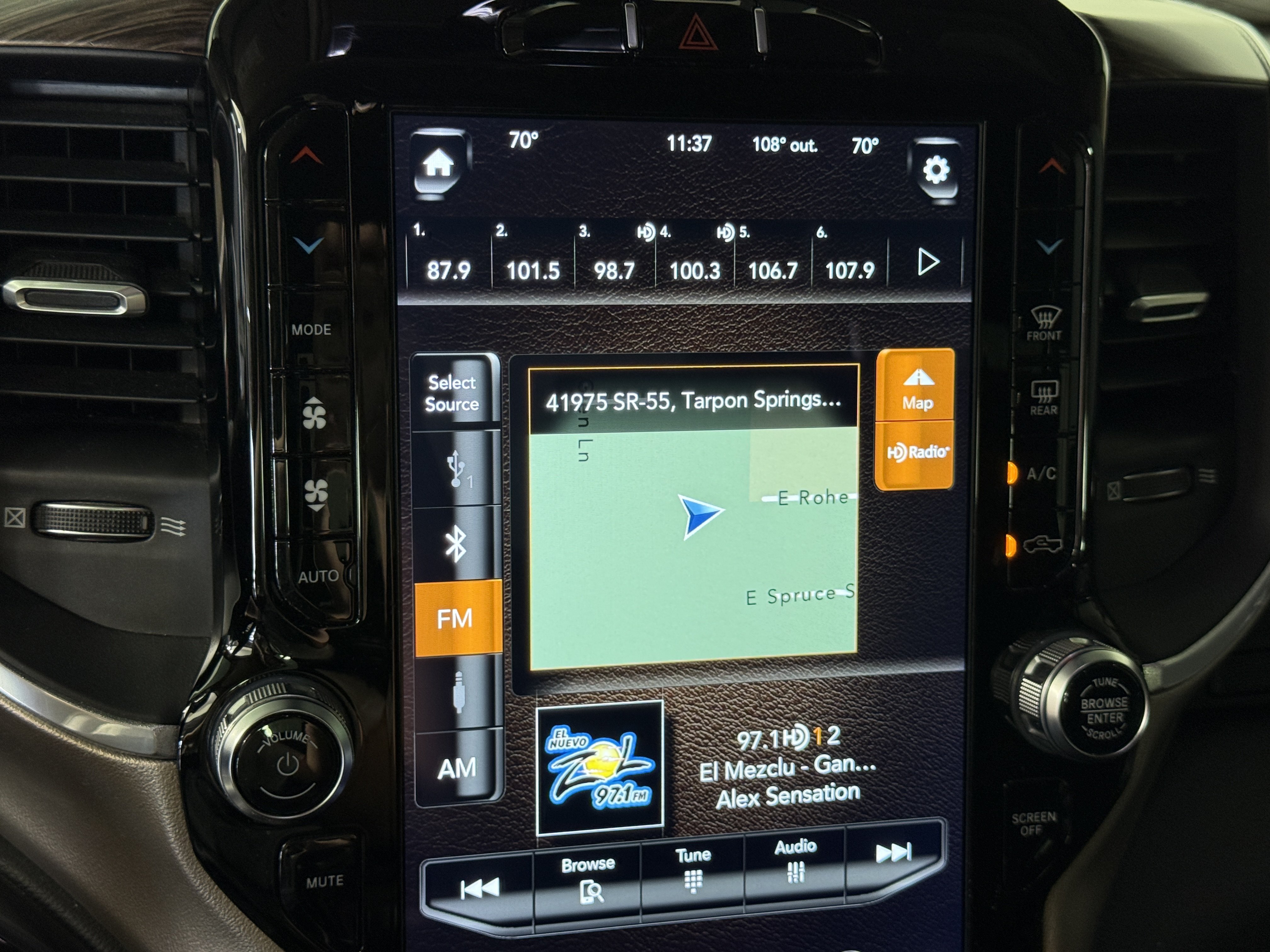 Used 2020 RAM 1500 Laramie RWD image 17
