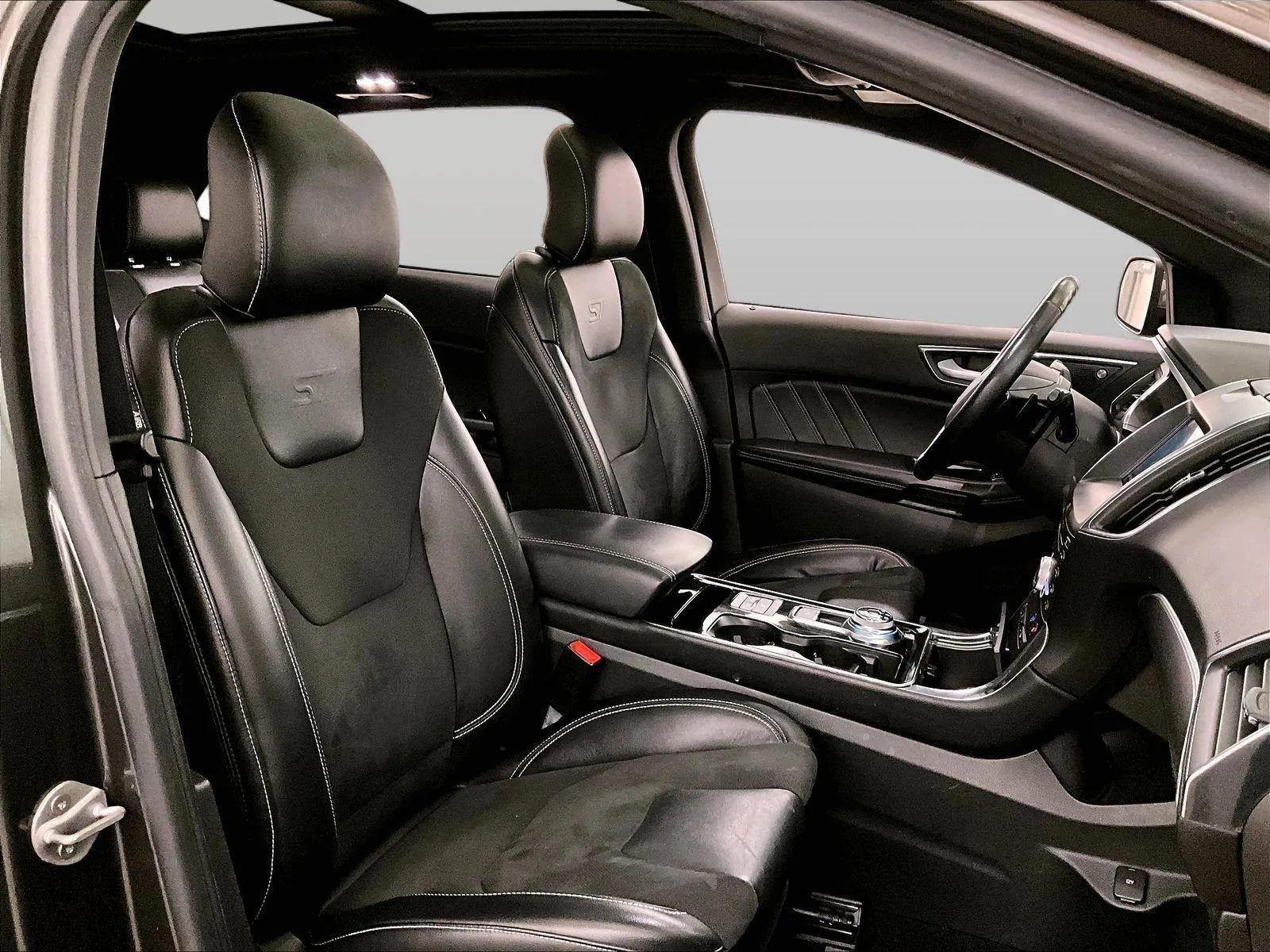 Certified 2019 Ford Edge ST w/ Equipment Group 401A AWD/4WD image 7