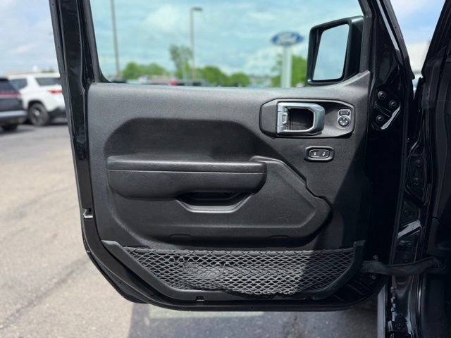 Used 2022 Jeep Gladiator Rubicon w/ LED Lighting Group AWD/4WD image 6