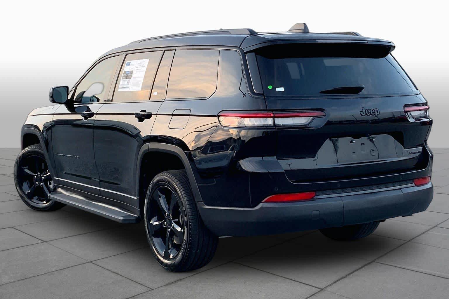 Used 2024 Jeep Grand Cherokee L Limited w/ Black Appearance Package RWD image 12